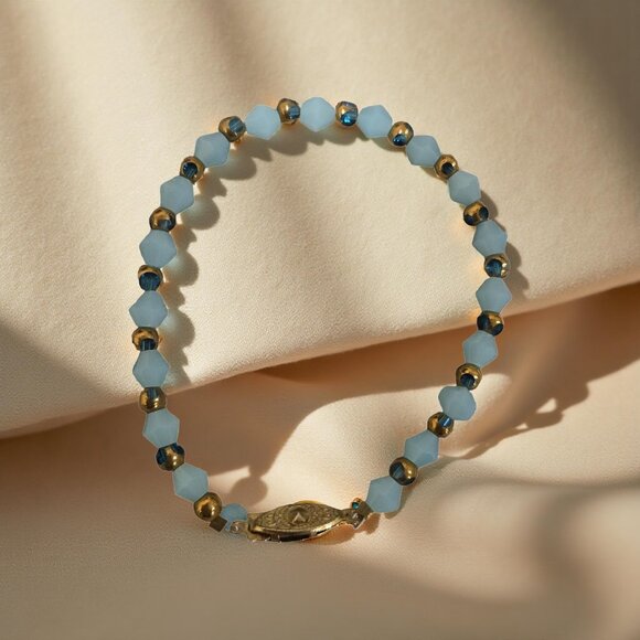 Light blue beaded bracelet~ 7 in. - Picture 2 of 3